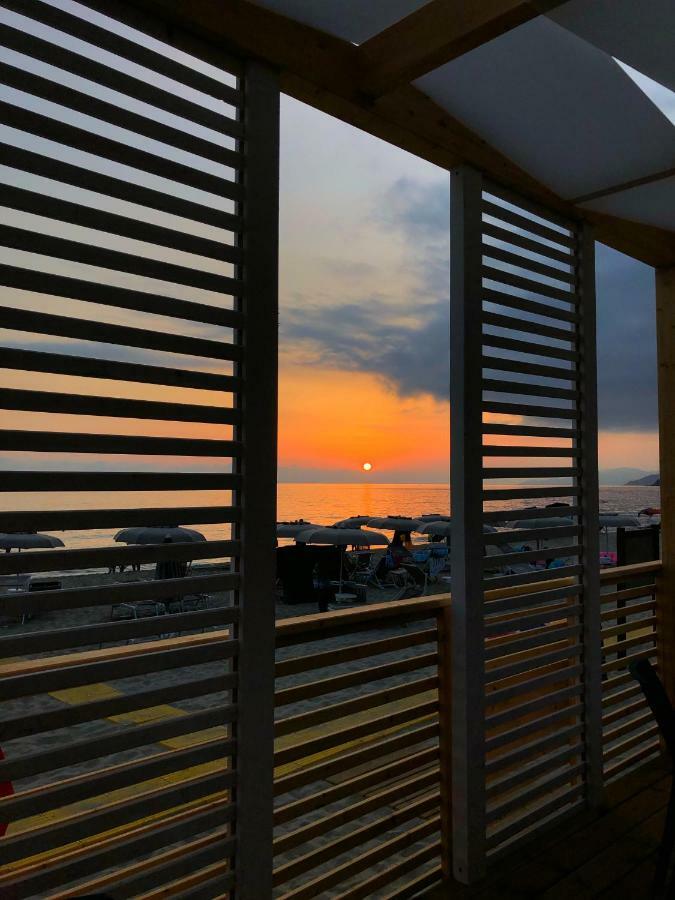 Residence Le Palme - Appartamenti Sul Mare - Spiaggia Tra Palinuro E Caprioli Pisciotta Exteriér fotografie